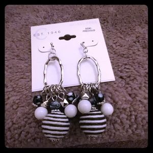 NWT Semi-Precious Black and White Earrings